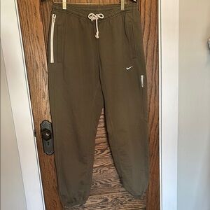 Nike Dri-fit Olive Green Joggers Men’s SZ L